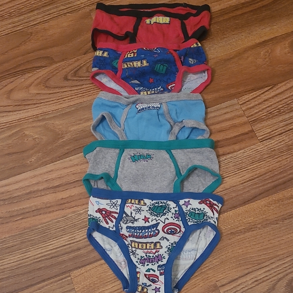 Marvel Superhero Briefs 100% Organic Cotton Size 2-3 Yrs
